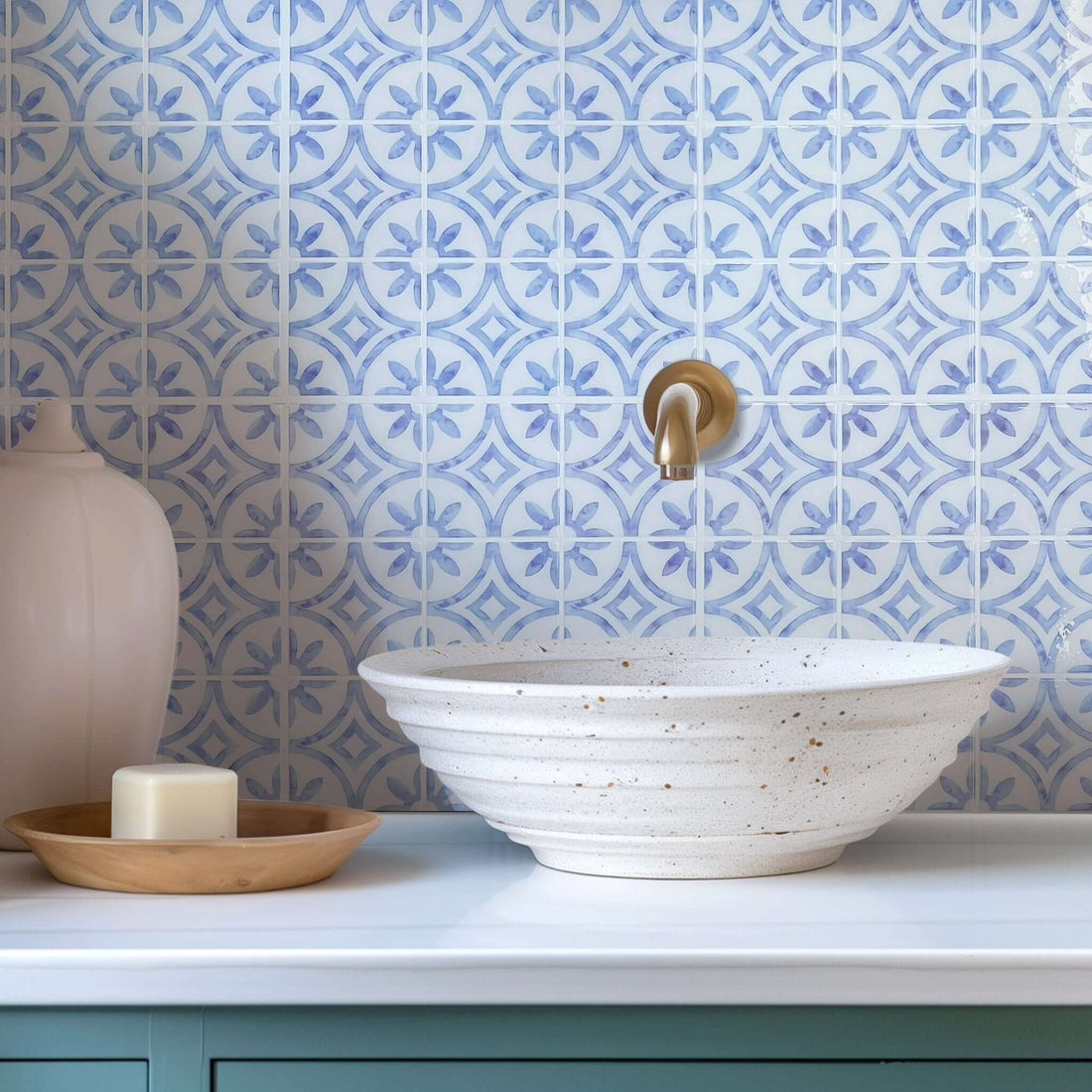 Modern Home Decor: The Rise of Peel-and-Stick Backsplashes