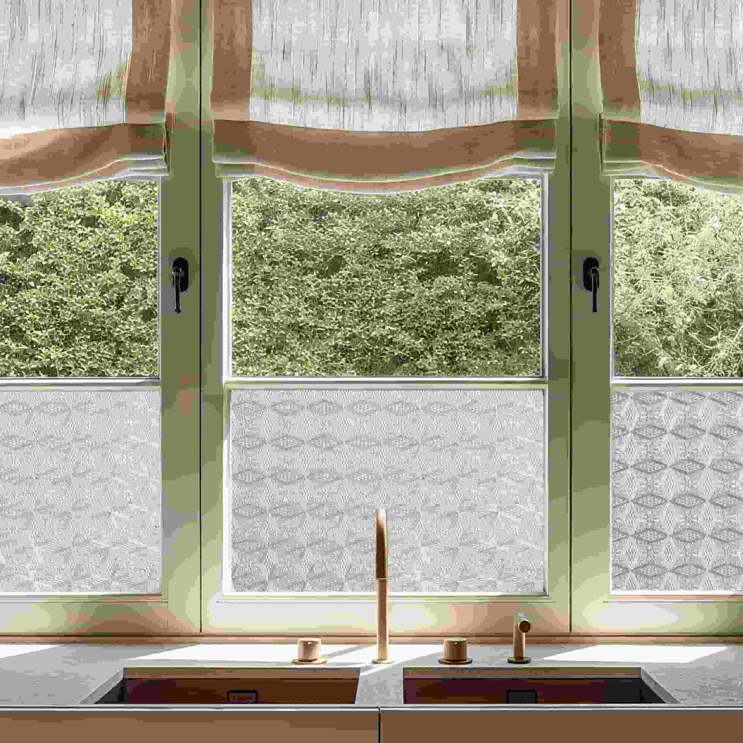 Diamond-Shaped Flower Stained Glass Decorative Window Film