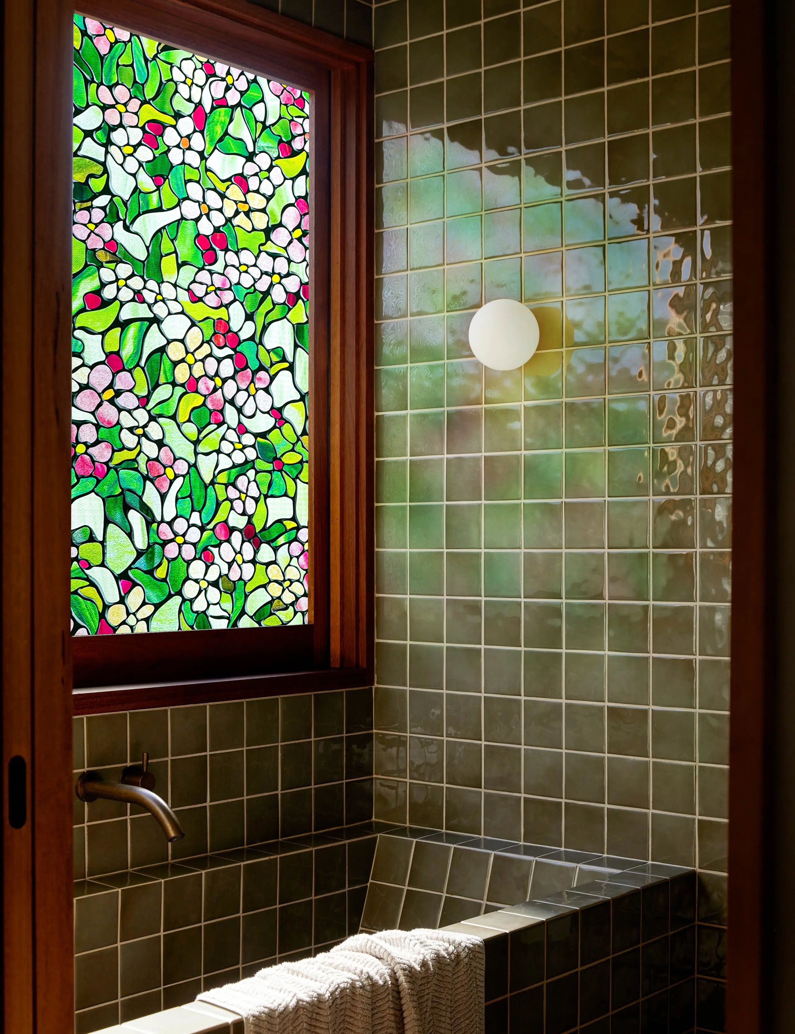 Film décoratif pour vitres en vitrail Lily