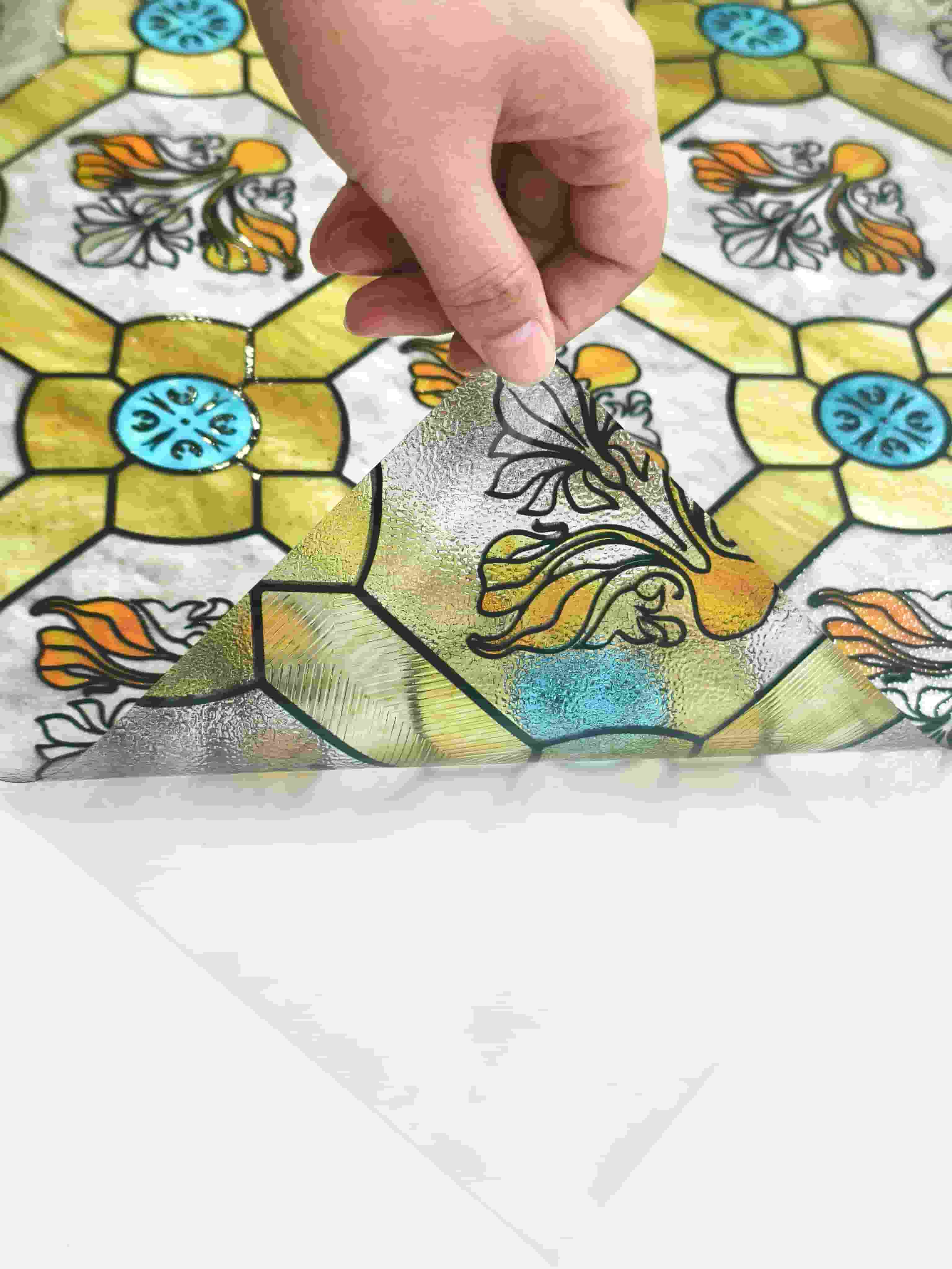 Film décoratif pour vitres en vitrail Lily