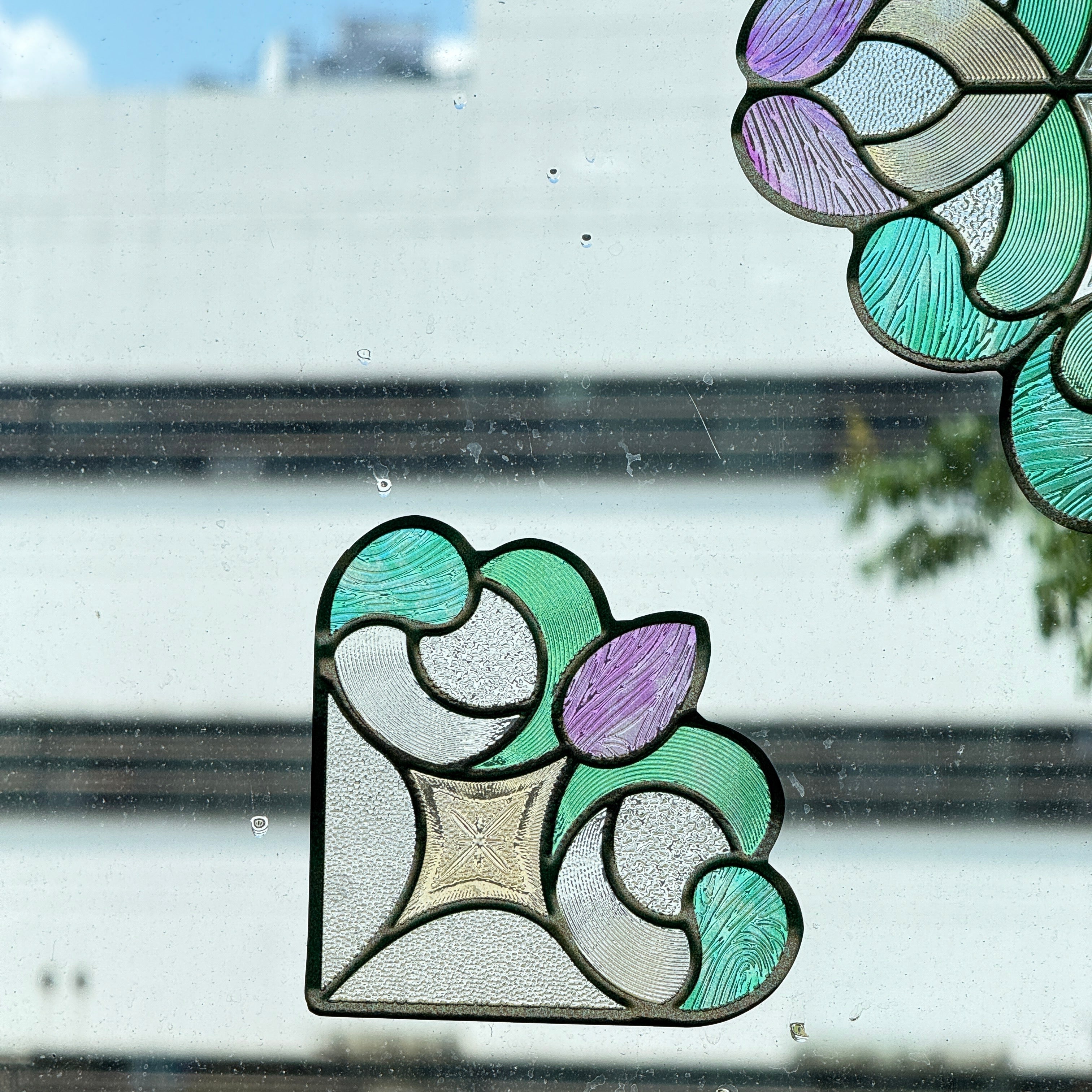 Film pour vitrail Green Gleam – Film statique décoratif moderne pour fenêtre